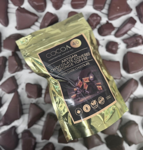 Bizcocho de caramelo cubierto de chocolate